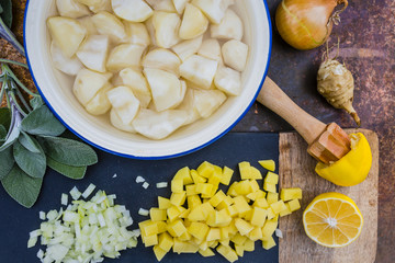 The ingredients for the soup of Jerusalem artichokes. 