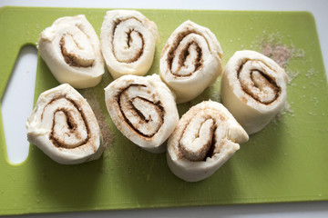 raw bun with cinnamon
