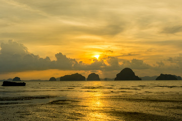 Obraz na płótnie Canvas Sunset Beach Krabi Thailand