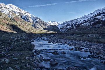 Fototapeta na wymiar landscape in the high pyrenees