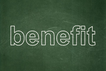 Obraz premium Finance concept: text Benefit on Green chalkboard background