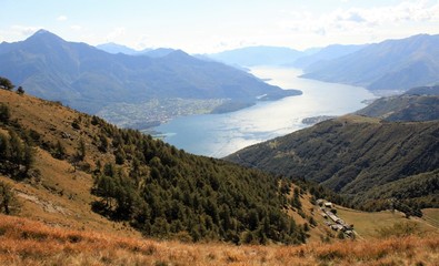 Zauberhafter Lario / Blick vom Monte Berlinghera hinunter zum Comer See