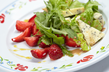salad with strawberries