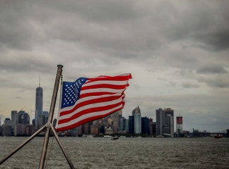 New York, Skyline mit Fahne