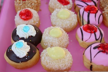 Obraz na płótnie Canvas donuts at street food