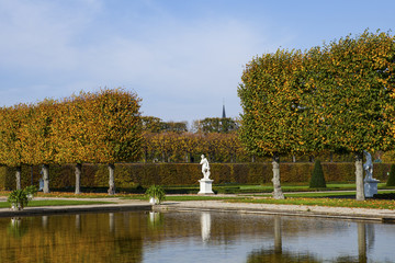 Fototapeta na wymiar Herrenhausen Gardens in Hannover (Herrenhäuser Gärten)