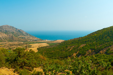 Fototapeta na wymiar Crimea: mountain landscape and the sea