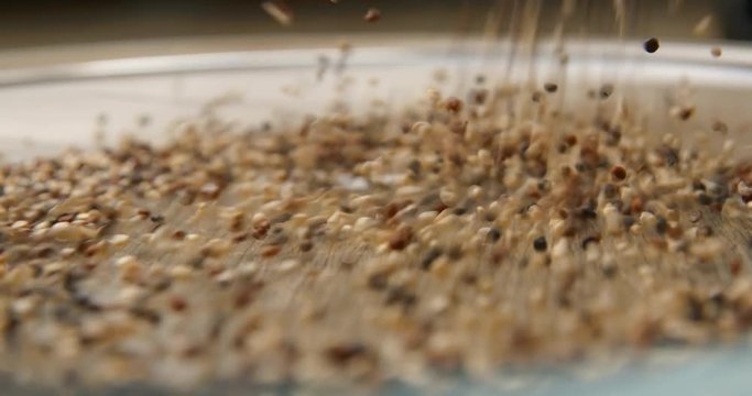 Quinoa falling slowmotion &ndash; orginal file&nbsp;: 4K DCI, PRO RES 444, 12 bits