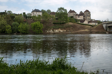 Village de Meyronne au bord de la Dordogne , France