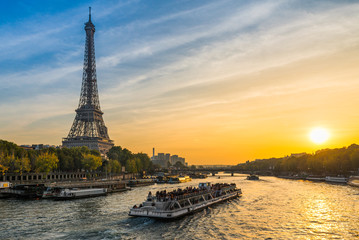 Naklejka na ściany i meble Sunset at the Eiffel tower, Paris