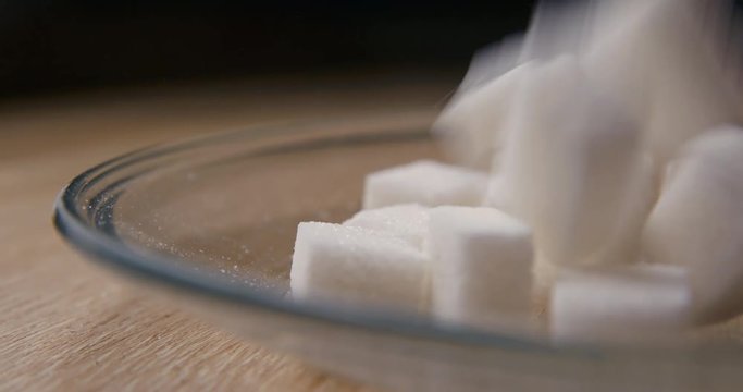 Sugar falling slowmotion &ndash; orginal file&nbsp;: 4K DCI, PRO RES 444, 12 bits