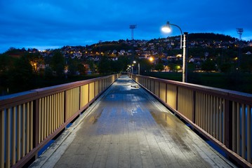 Holzbrücke in Trondheim, Nachtaufnahme