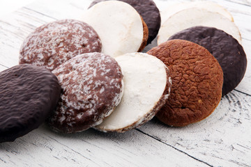 typical German Gingerbreads such as Lebkuchen and Aachener Printen.