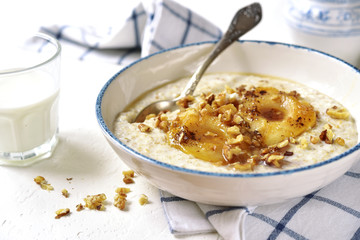 Oat porridge with caramelized pear and nuts.