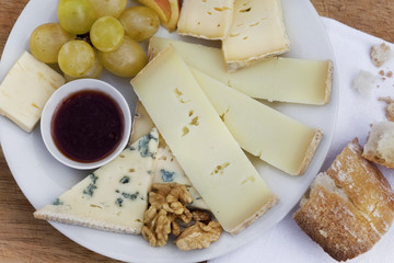 Cheese and grapes