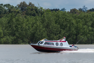 fast boat water taxi