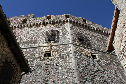 glimpse of castle of Sermo neta