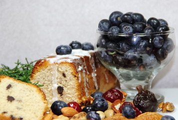 sweet christmas bread with cranberries and dried fruits