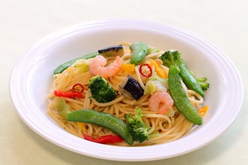 海老と野菜のペペロンチーノ