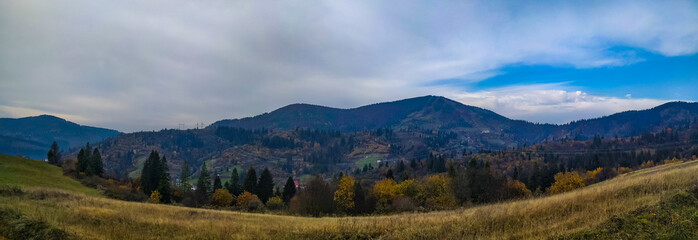 Obraz na płótnie Canvas Ukrainian Carpathian Mountains in the autumn season
