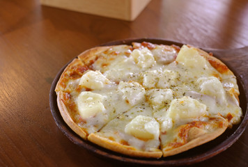 Hawaiian pizza