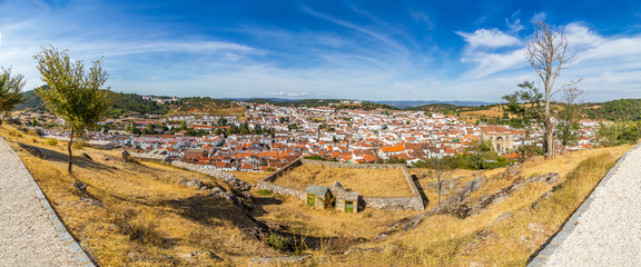 Miasto Aracena w prowincji Huelva w Hiszpanii © Jan