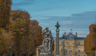 Obraz premium Jardin des grands explorateurs on a fine autumn day in Paris