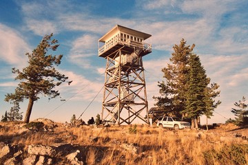 Fire Lookout Tower - obrazy, fototapety, plakaty