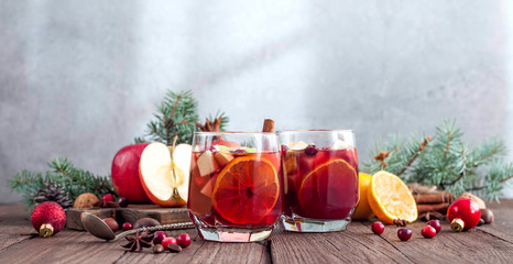 Sangria with Apple, cranberry and orange