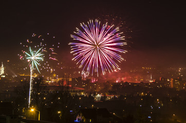 Fajerwerki nad miastem © Kamil