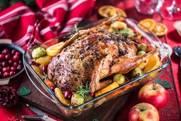 Weihnachtsgans knusprig gebraten (ente)