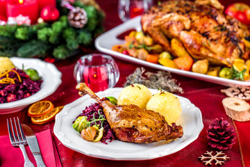 Weihnachtsgans knusprig gebraten (ente)
