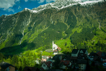 Fototapeta na wymiar Alpen church