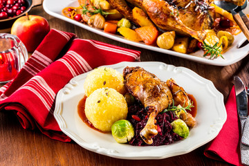 Weihnachtsgans knusprig gebraten (ente)