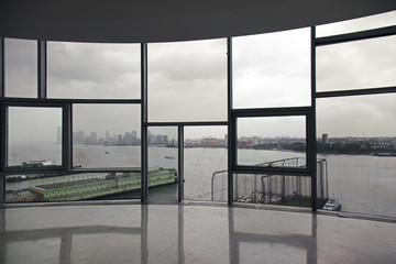 A room with a New jERSEY SKYLINE AND nyc DOWNTOWN VIEW