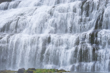 Fototapeta premium Landschaft rund um den Dynjandi-Wasserfall in den Westfjorden, Island