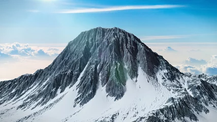 Foto op Canvas prachtige bergtop met sneeuw en blauwe lucht, 3d illustratie © dottedyeti