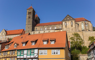 Obraz premium Castle and colorful houses in historic city Quedlinburg