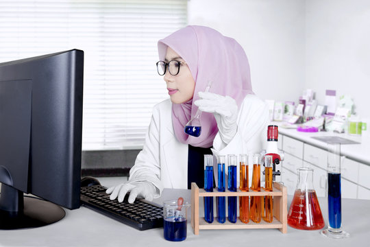 Scientist works in the laboratory