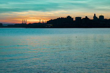 Obraz premium Cityscape Sunset Scene, Montevideo, Uruguay