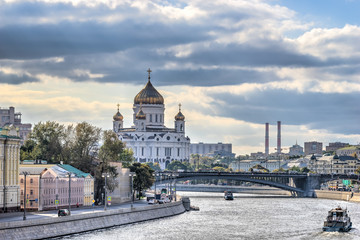 Fototapeta na wymiar The Cathedral of Christ the Savior, Moscow, Russia