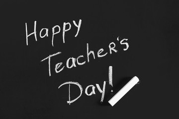 Obraz premium text happy teachers day written on a chalkboard