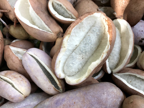 あけび　 Akebi Japanese fruits　