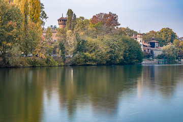 Fototapeta na wymiar Torino, autunno sul Po