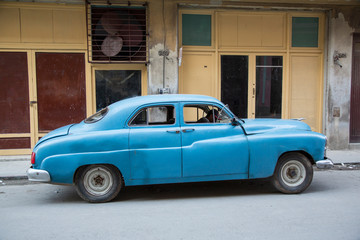 Schöner Oldtimer auf Kuba