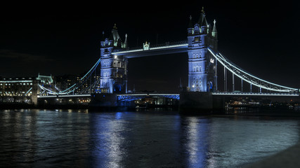 Obraz premium Night view to the Tower Bridge, LONDON, ENGLAND
