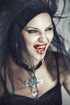  woman vampire style