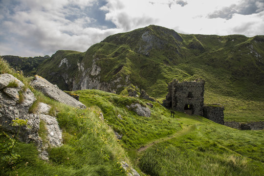 castle ruins kinbane head