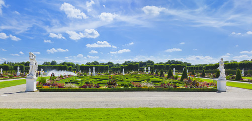 Schlosspark der Herrenhäuser Gärten, Glockenfontäne, Broderiemuster, großer Garten