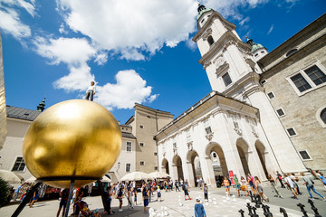 Fototapeta premium Złota piłka Salzburg Mozart